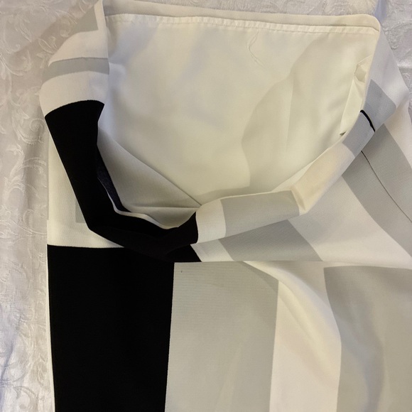 Vince Camuto Monochrome Color Block Sleeveless Cocktail Dress - Picture 6 of 6